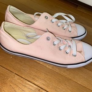 Dainty Converse Light Pink